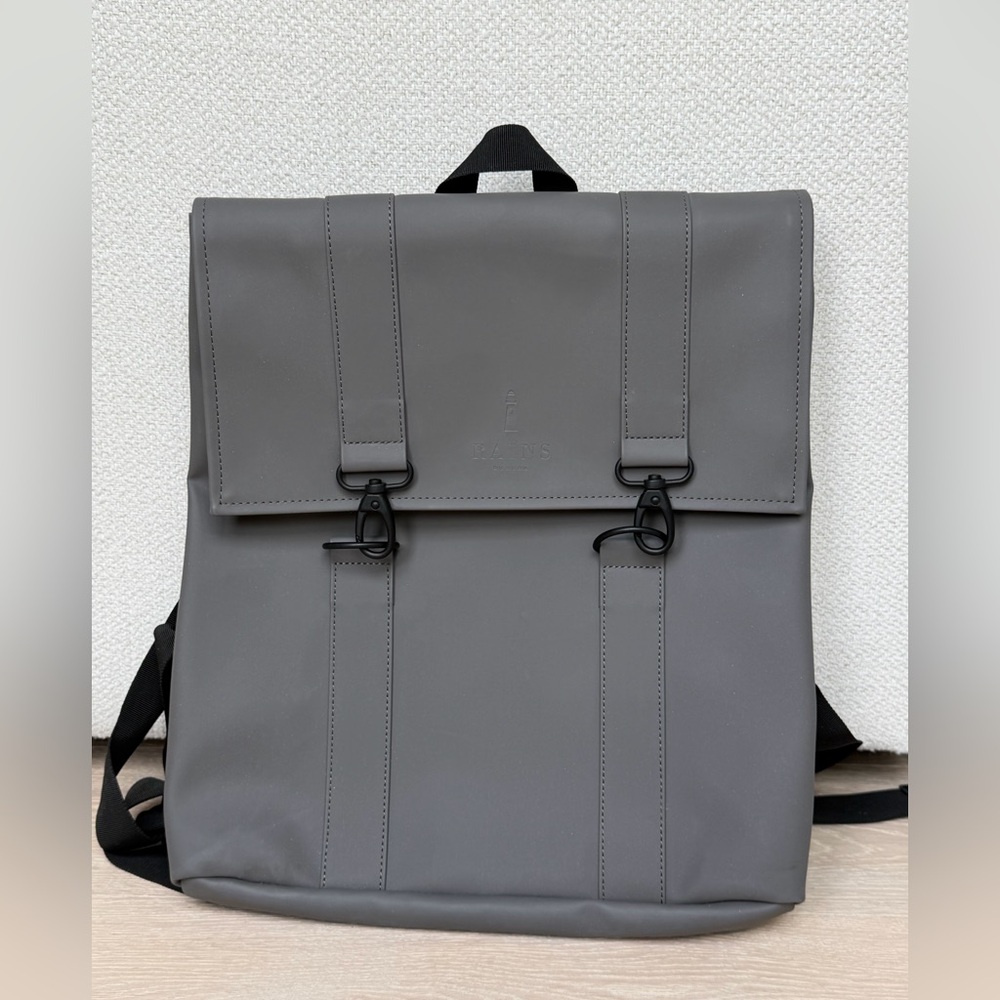 Rains Denmark MSN Messenger Backpack